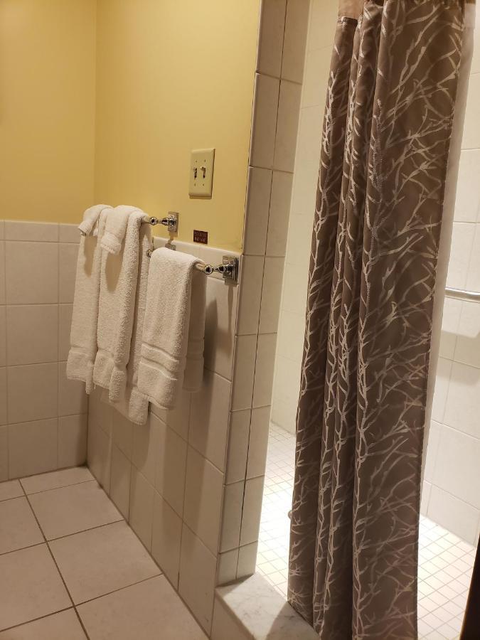 Salvatores Grand Hotel Williamsville Exterior foto